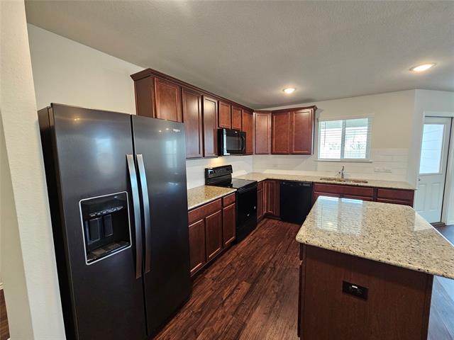 Foto del edificio - 6228 Misty Breeze Dr