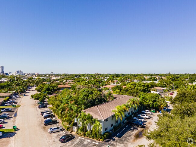 Foto del edificio - 1423 Holly Heights Dr