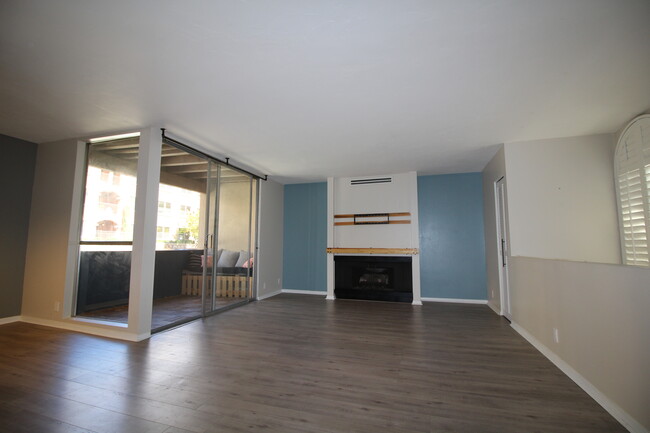 Building Photo - 4879 Collwood Blvd