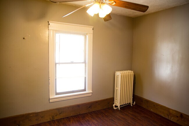 Building Photo - 1082-16