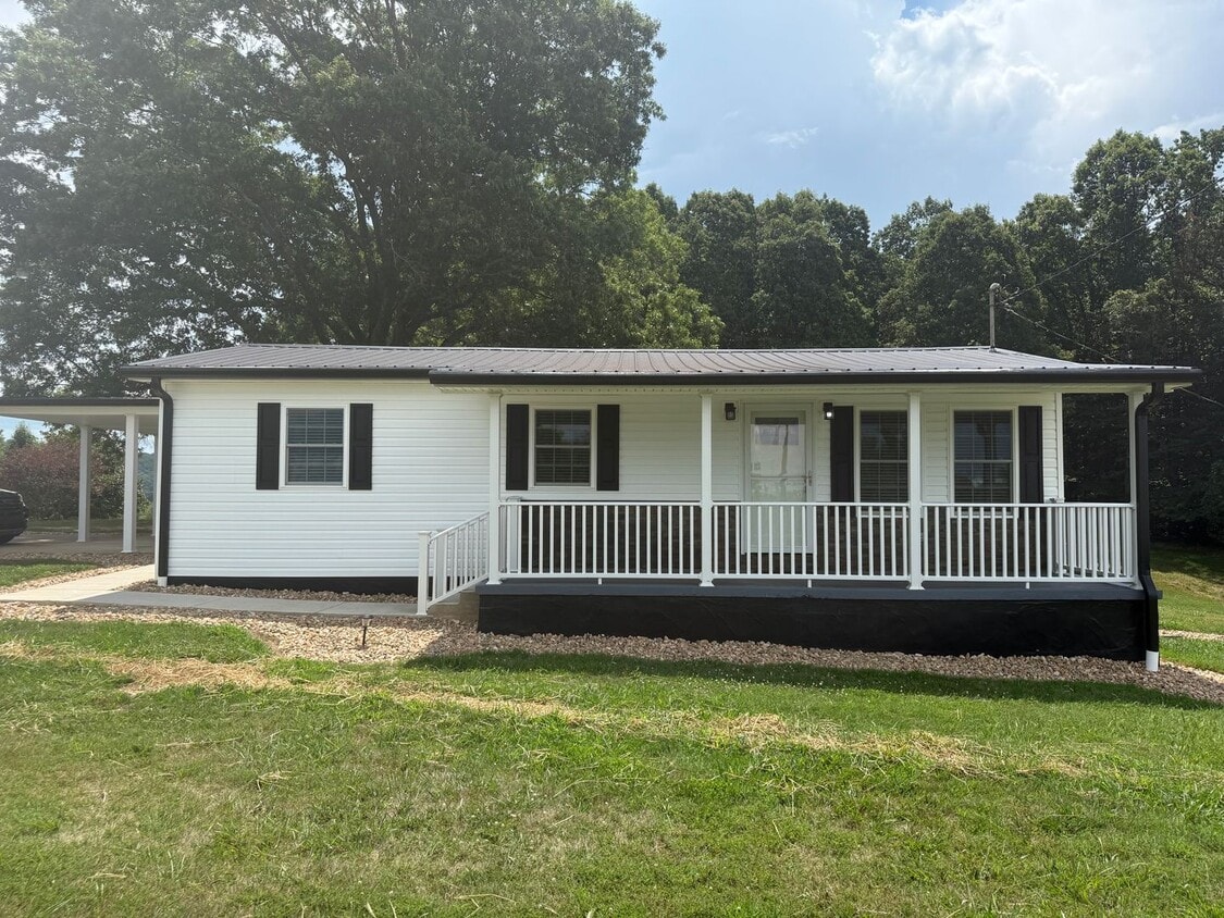 Primary Photo - 2 Bedroom 2 Bath Home in Greene County, TN