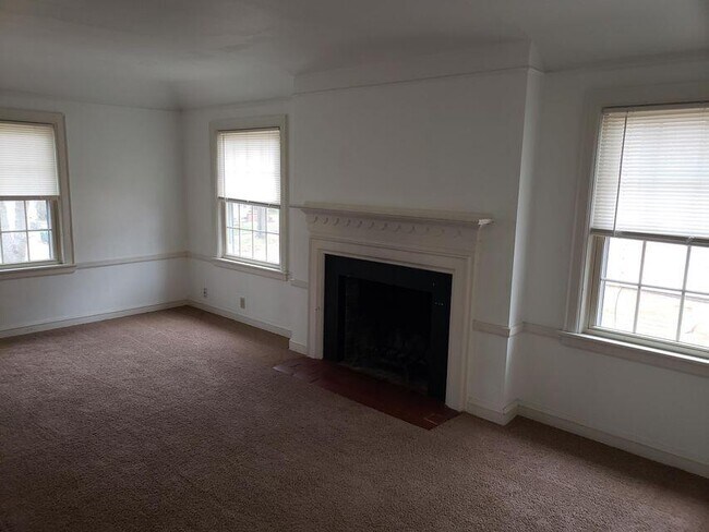 Building Photo - 4451 N Marlborough Dr