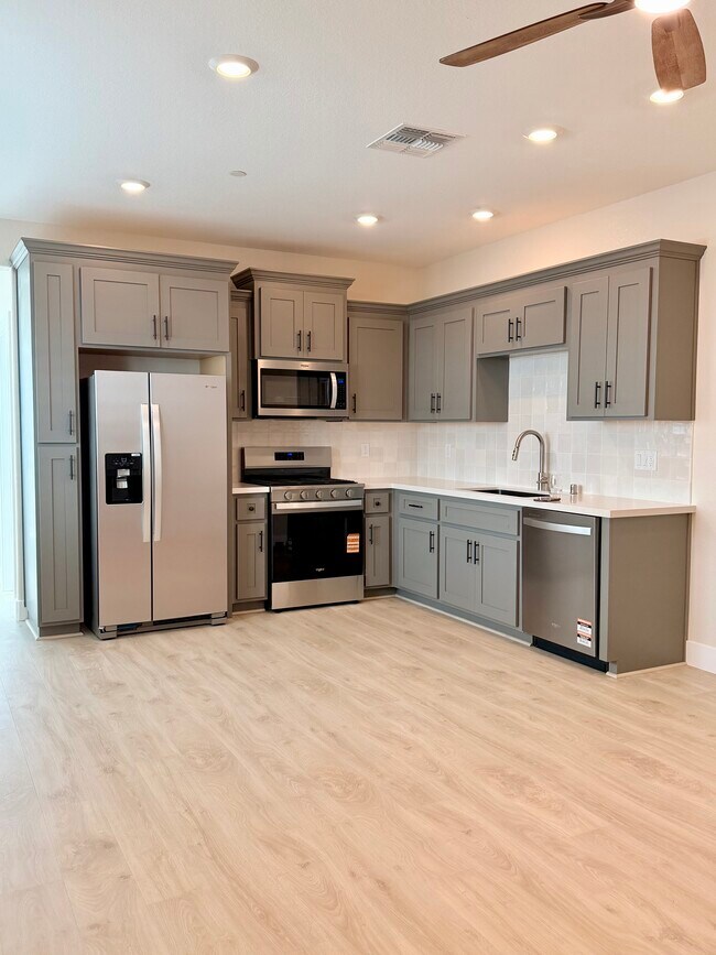 Foto del edificio - 4085 Peter's Ct