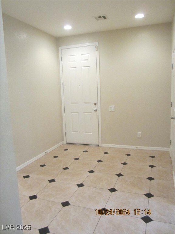 Foto del edificio - 3225 Brambling Ave