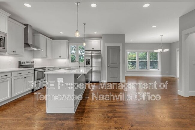 Building Photo - 702B Waco Dr