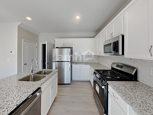 Building Photo - 203 Omega Ct