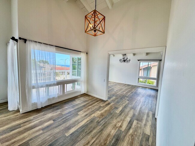 Building Photo - Charming 3-Bedroom Home with Ocean & Mount...