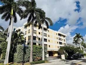 Building Photo - 10000 Bay Harbor Terrace