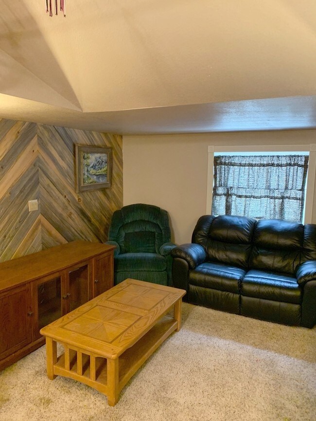 Foto del edificio - 3405 E 12th St