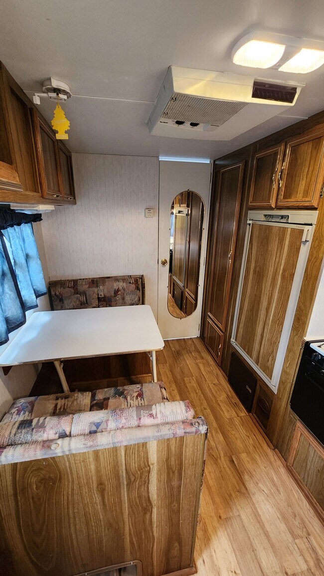 Foto del edificio - 1455 Chub Ln