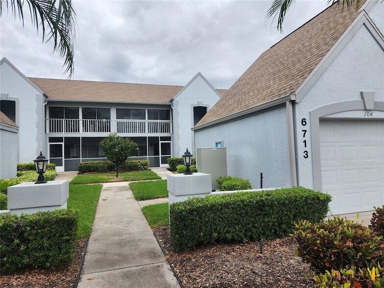 Foto principal - 6713 Stone River Rd