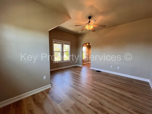 Foto del edificio - Charming One-Bedroom in Downtown Woodland