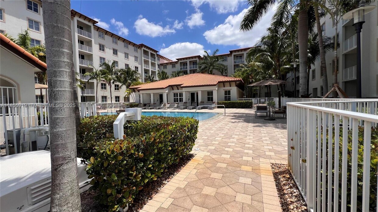 Foto principal - 4670 NW 79th Ave