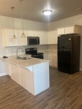 Building Photo - 60 W Silver Springs Dr