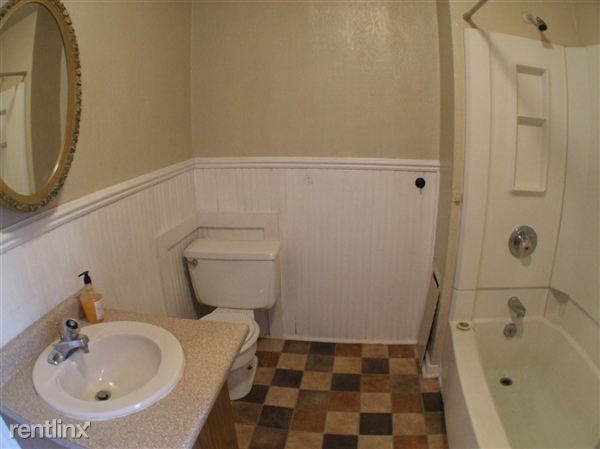Foto del edificio - NE 3 bed townhouse