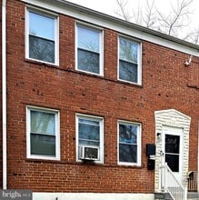 Building Photo - 4020 Edgewood Rd