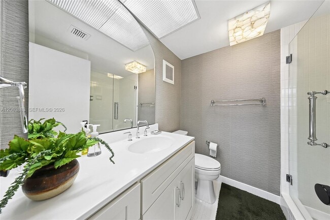Building Photo - 20281 E Country Club Dr