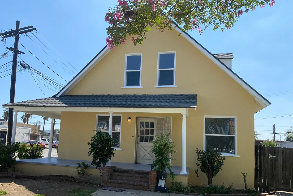 126 W Center St Unit Downstairs, Covina, CA 91723 Condo for Rent in