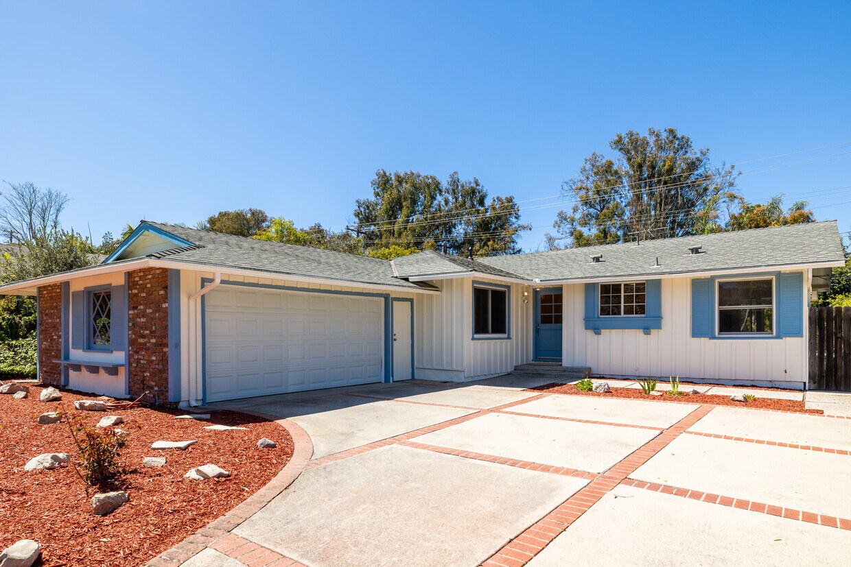 Foto principal - 26911 Springcreek Rd