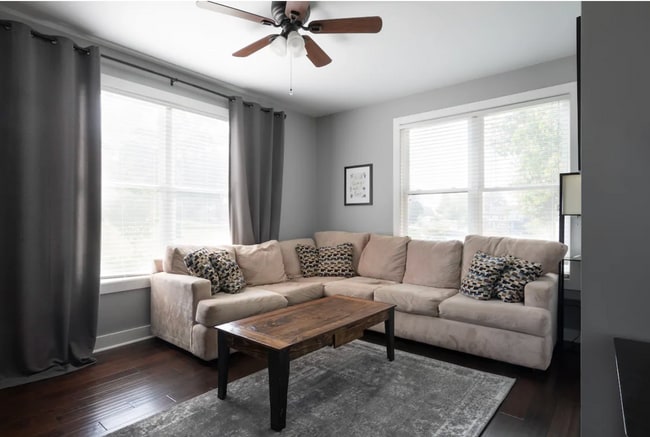 Cozy & Relaxing Living Room - 260 Riverside Dr