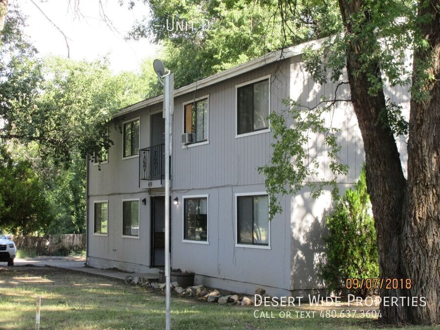 Primary Photo - 459 W Merritt St