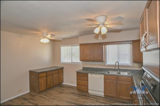 Building Photo - 3 bedroom in El Paso TX 79924