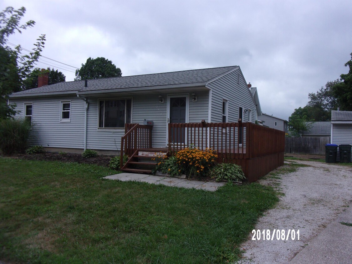 2028 Cook St, Cuyahoga Falls, OH 44221 House for Rent in Cuyahoga Falls, OH