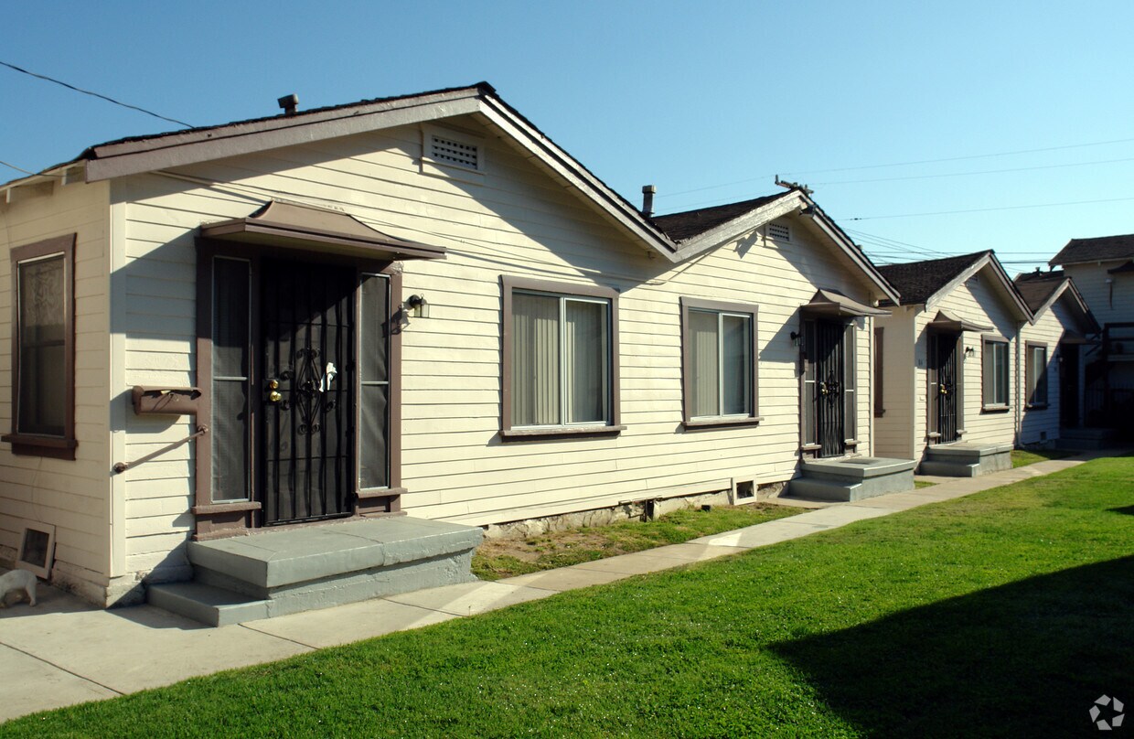 Foto del edificio - 810-810.5 Myrtle Ave