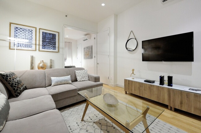 Building Photo - 353 W 46th St