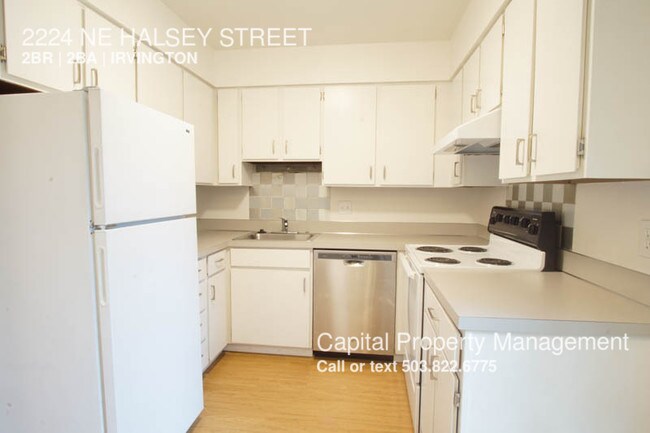 Building Photo - 2224 NE Halsey St
