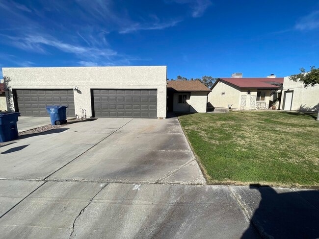 Building Photo - 1462 W 12th Ln
