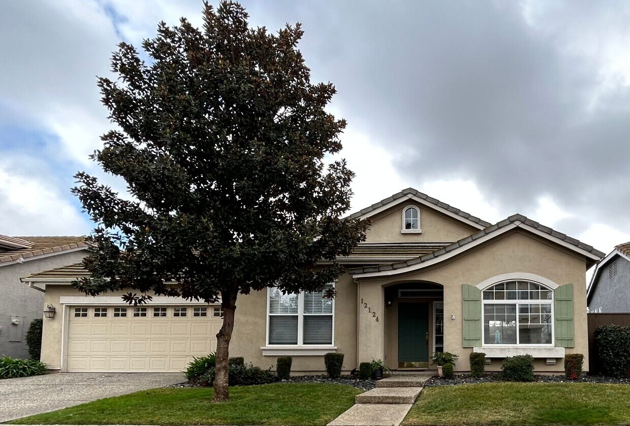 12124 Gold Bluff Ln, Gold River, CA 95670 House Rental in Gold River