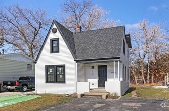 Building Photo - 114 Beachview Dr