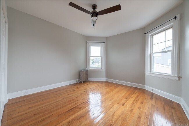 Foto del edificio - 83 Mill River Ave