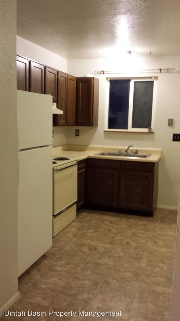 Building Photo - 2 br, 1 bath Apartment - 1250 E. 4500 S. - 1