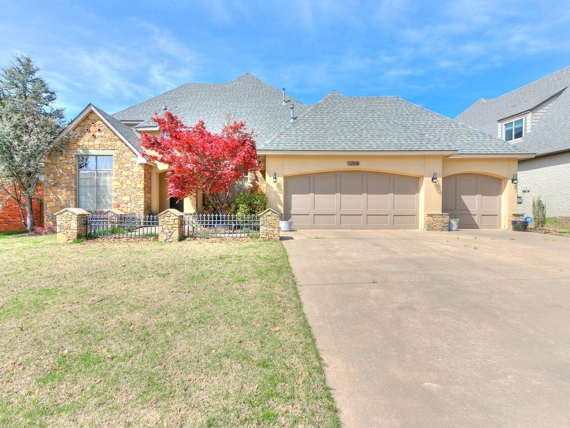 Primary Photo - Gorgeous 2 Story Home In Bixby Schools!