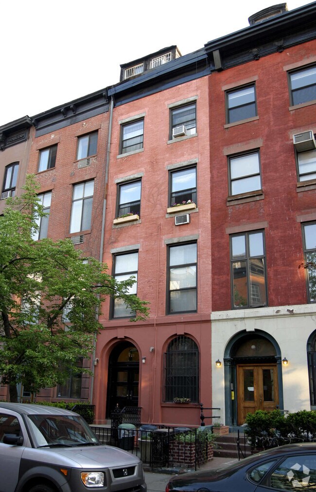 Foto del edificio - 421 W 22nd St
