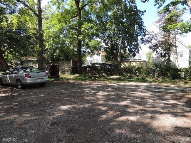 Building Photo - 3 br, 1 bath Duplex - 125 N Normal St 125 ...