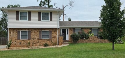 Building Photo - 4011 Pinnacle Way