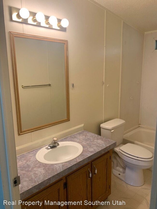 Building Photo - 3 br, 2 bath House - 2020 Flora Tech Rd #32