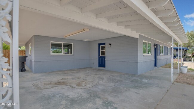 Foto del edificio - 307 E 8th Dr