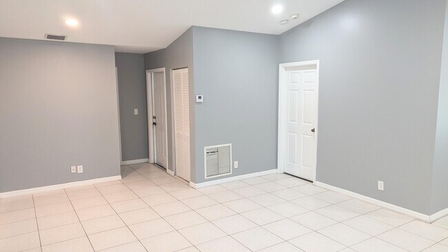 Building Photo - 3863 Corrigan Ct