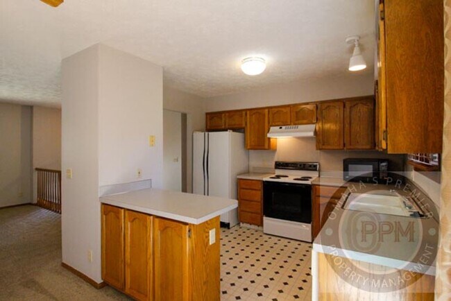 Building Photo - Cul-de-Sac Comfort! 3-Bed Omaha Home with ...