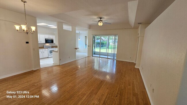 Building Photo - Nice Home With Community Pool & Tennis Courts