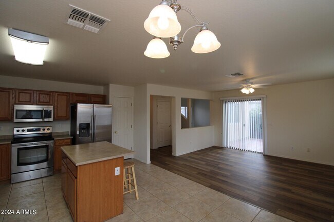 Foto del edificio - 7308 S 37th Glen