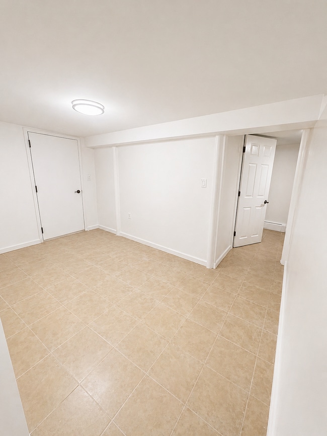 Foto del edificio - 2408 Beverley Rd