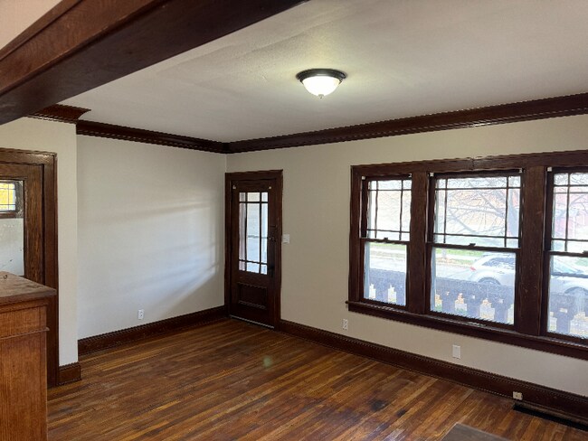 Building Photo - 5513 Vandalia Ave