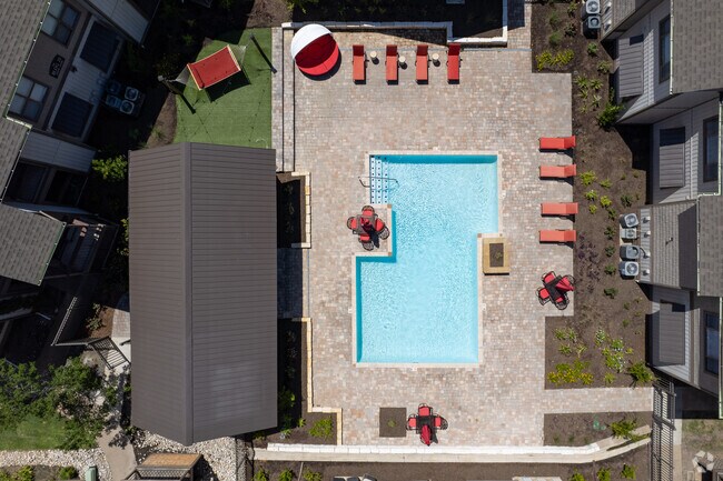 Piscina - Stadium View Apartments