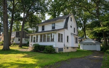 Building Photo - 20 Oakhill Rd