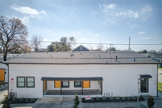 Building Photo - 201 Eastwood St